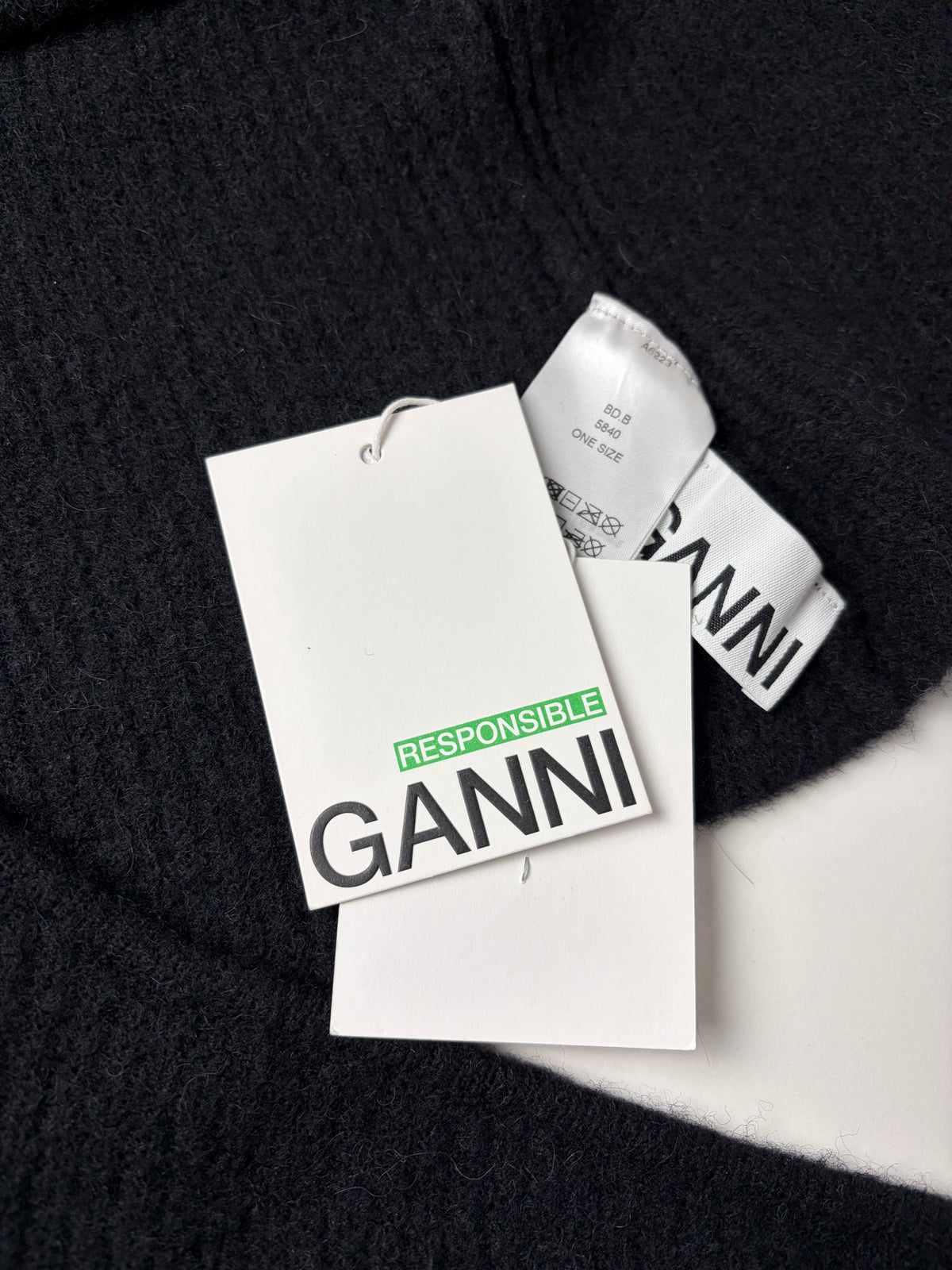GANNI Soft Wool Balaclava in black New With Tags